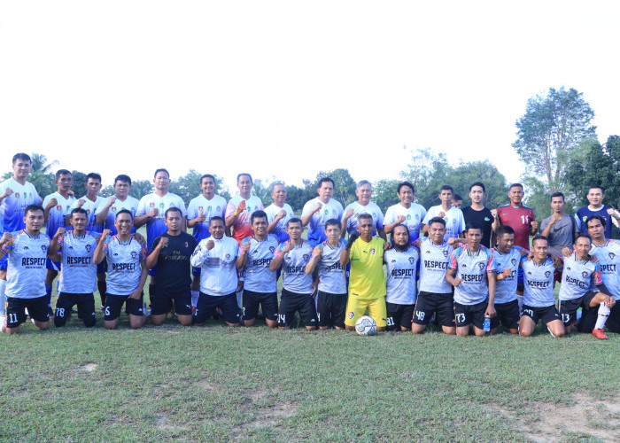 Walikota Prabumulih Ramaikan Laga Sepakbola Persahabatan di Kota Jambi