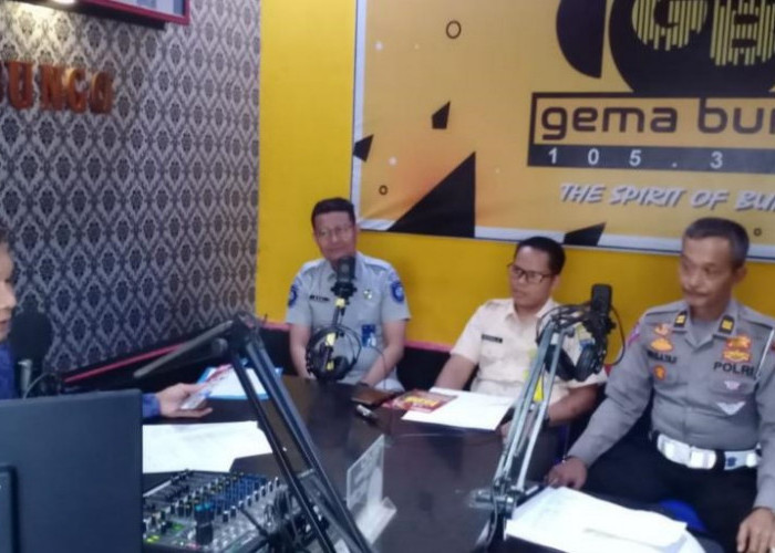 Mengudara di Radio Gema Bungo Jasa Raharja dan Tim Samat Informasikan Pajak Kendaraan 