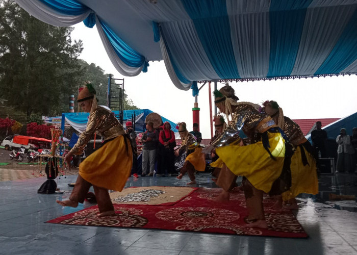 Penutupan Festival Kerinci Dimeriahkan Tari Injak Kaco