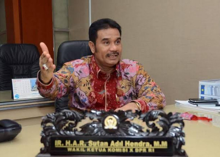Ketua Dewan Pembina SMSI Provinsi Jambi Sutan Adil Hendra Dianugerahi Gelar Adat Melayu Jambi, Ini Profilnya