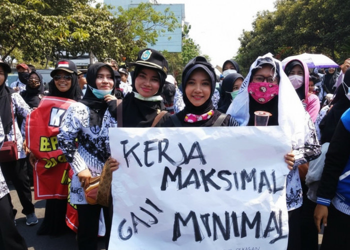 Hasil Survei Ungkap Gaji Guru Honorer, Angkanya Bikin Geleng Kepala