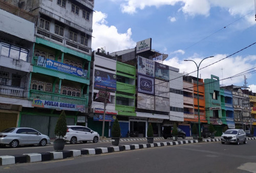 Libur Usai Saatnya Cari Cuan, Pertokoan di Pasar Jambi Mulai Buka