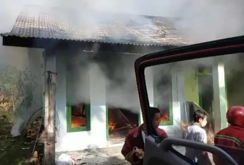 Bedeng 3 Pintu di Baganpete Terbakar, Penyebabnya Belum Diketahui