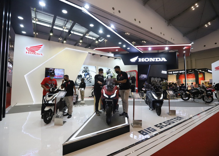 Motor Baru Honda ST125 Dax dan New Honda ADV160 Hadir di GIIAS 2022