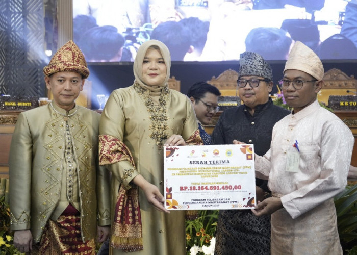 Momen Paripurna HUT ke-27 Tanjab Timur, SKK Migas-PetroChina Serahkan Program PPM Rp18 Miliar