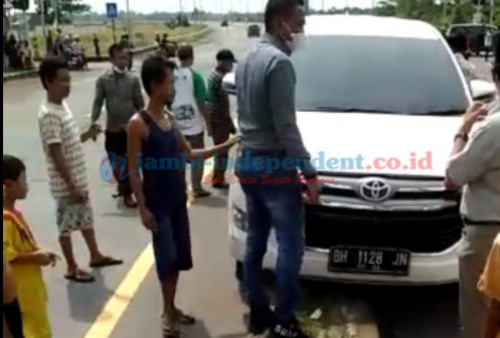 BREAKING NEWS! Mobil Rombongan DPRD Muarojambi Kecelakaan di Kayuagung