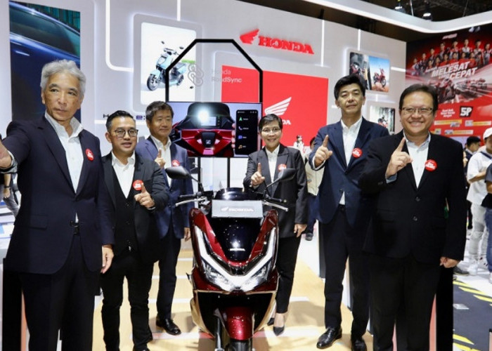 Kecanggihan Honda PCX 160 RoadSync dan Motor Listrik Futuristik di IIMS 2025