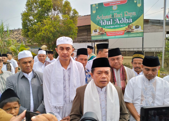 Gubernur Jambi Al Haris dan Pj Bupati Bachyuni Salat Idul Adha di Masjid Nurul Wathon Al-Mukhtar Sengeti