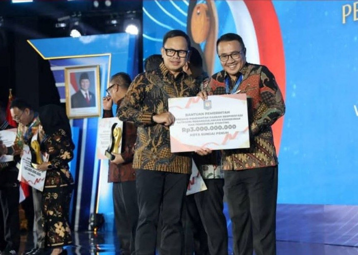 Sukses Tekan Kemiskinan dan Stunting, Wali Kota Sungai Penuh Raih Penghargaan dan Insentif Rp 3 Miliar