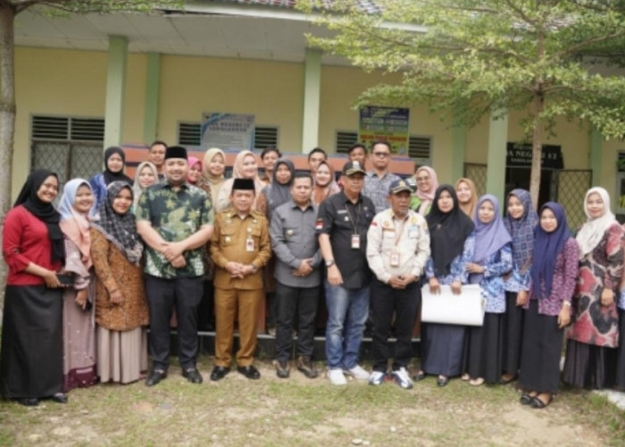 Gubernur Jambi Tinjau SMAN 12 dan SMAN 6 Sarolangun