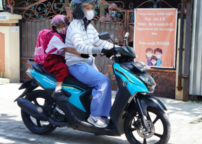 Sepeda Motor Jadi Idola, Ini yang Harus Diperhatikan saat Berkendara Roda Dua Bersama Anak