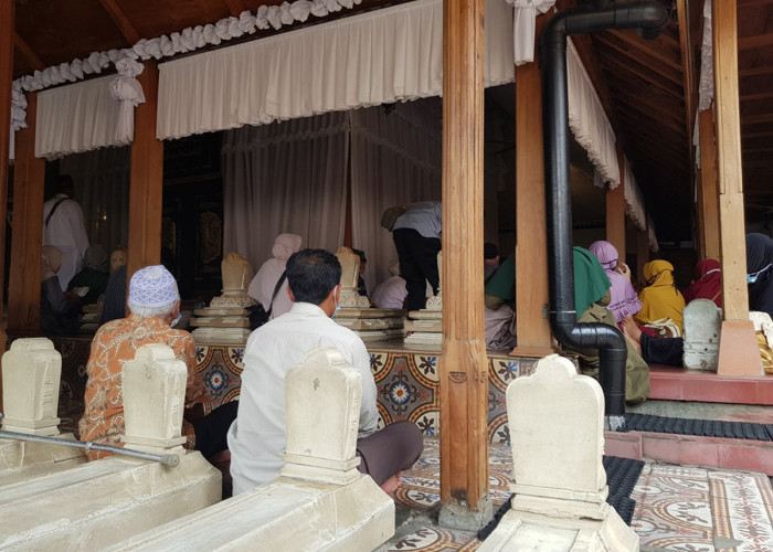 Ziarah ke Makam Wali Songo di Bulan Ramadan, Mengenang Para Teladan Dakwah Islam
