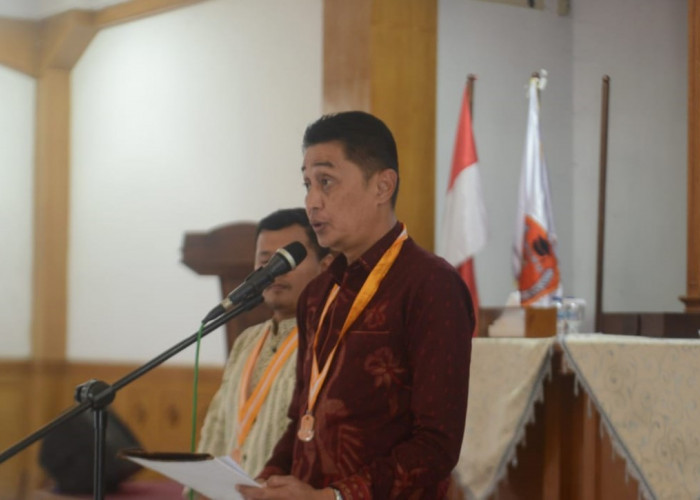 PJ Bupati Bupati Muaro Bachyuni Hadiri Pelantikan Ikatan Mahasiswa Kumpeh Ulu