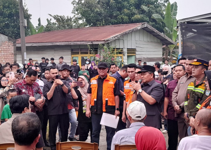 Tinjau Korban Kebakaran Cempaka Putih, Maulana-Diza Pastikan Bantuan Tanggap Darurat Terpenuhi