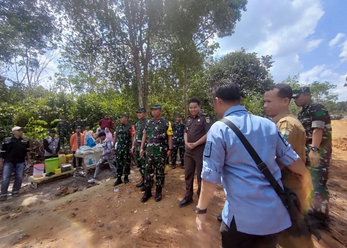 Ketua Tim Wasev Berikan Semangat ke Masyarakat dan Satgas TMMD ke-121 Kodim 0415/Jambi