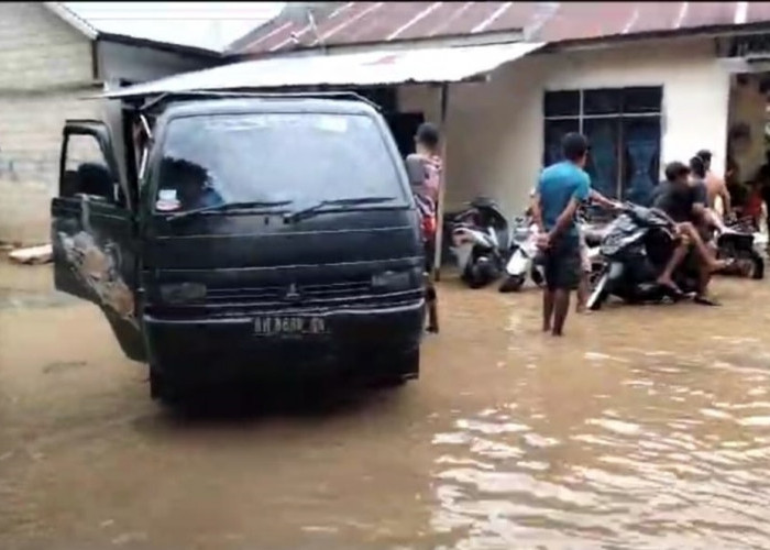 Banjir Ancam Desa Teluk Lancang Kabupaten Tebo, Camat: Warga Mulai Mengungsi 
