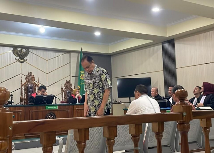 Hadapi Sidang Perdana, Varial Cs Kompak Tak Ajukan Perlawanan, Minta Fee 17 Persen untuk Meloloskan Proyek 