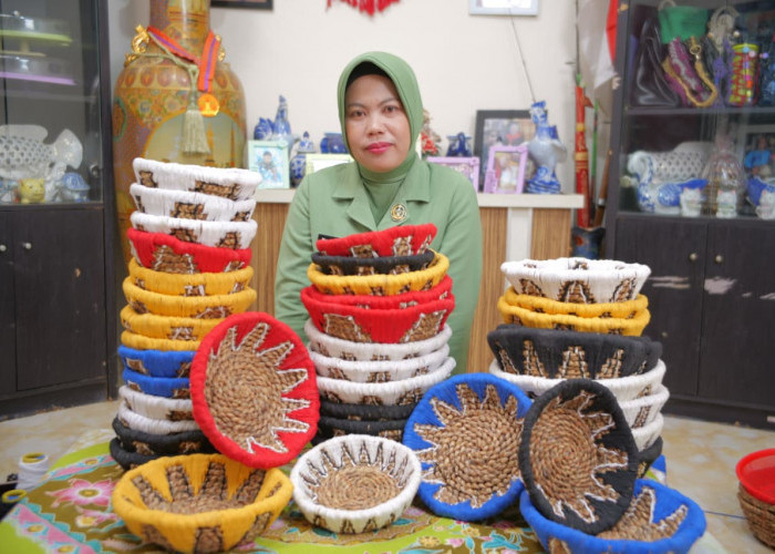 Sulap Eceng Gondok jadi Kerajinan Bernilai Tinggi, Persit Tanjab Siap Tampil di Ajang Nasional