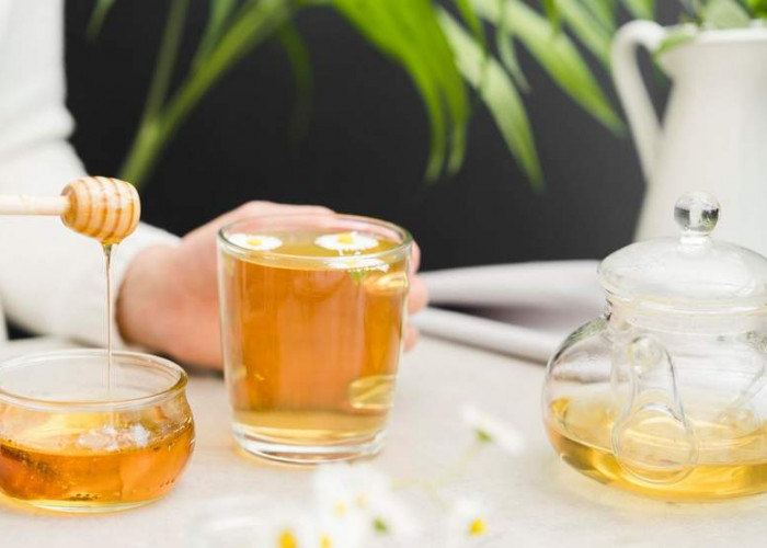 Cuma Pakai Madu, Kulit Glowing Alami Tanpa Skincare Mahal! Begini Caranya