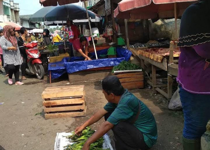 Jelang Lebaran, Harga Bahan Pokok di Pasar Simpang Pulai Kota Jambi Mulai Naik 