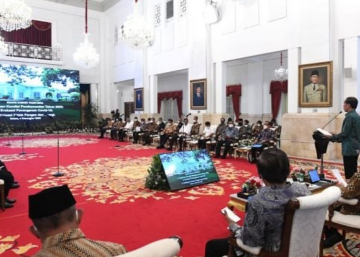 Jokowi Ingatkan soal Bencana dan Cuaca Ekstrem ke Depan : Bantuan Jangan Diulur ulur