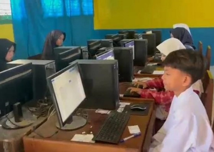 Puluhan Siswa di Kabupaten Tebo Ikuti CAT Masuk Sekolah Nasional Terintegrasi