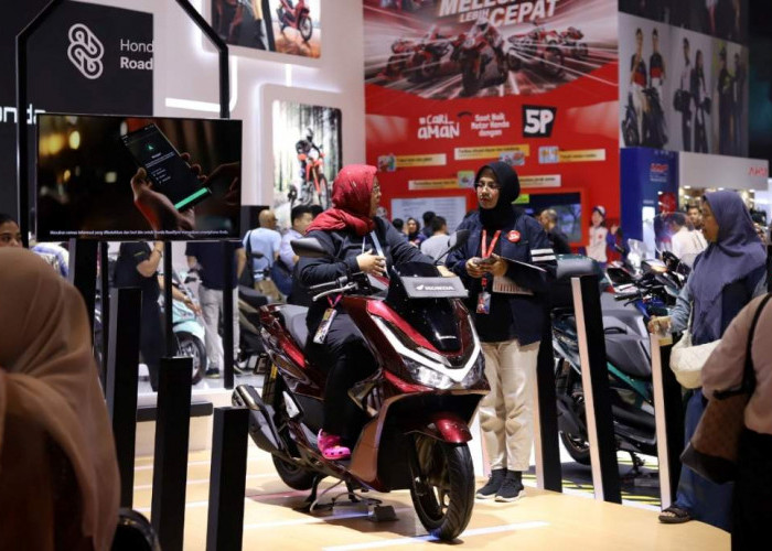 Honda PCX160 Borong Penghargaan di IIMS 2025, Terjual Ratusan Unit!