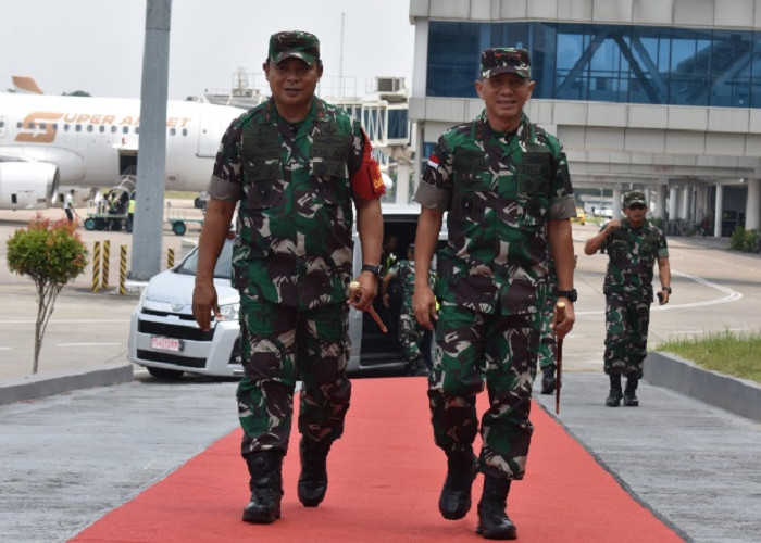 Jelang Kedatangan Kasad Jenderal Dudung, Pangdam II/Sriwijaya Tiba di Bandara Sultan Thaha Tadi Siang 