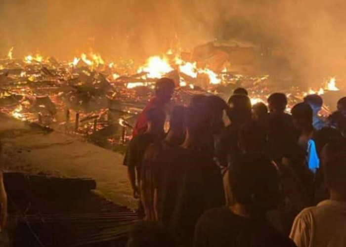 Kebakaran di Kuala Tungkal Tanjab Barat, Belasan Pemukiman Warga Hangus