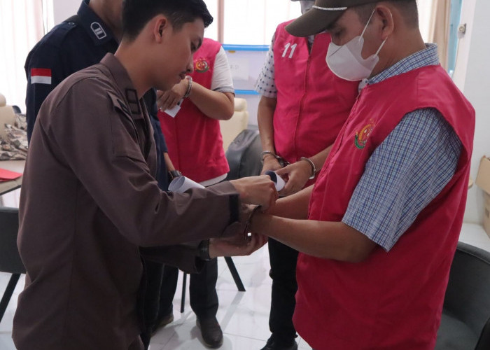 Mantan Kadisdik  Varial Siap Disidang, Berkas Perkara Kasus Korupsi DAK SMK Jambi Dilimpahkan ke PN Jambi