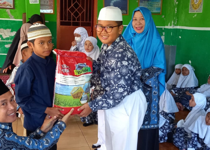Kegiatan Amaliah Ramadan, SD Islam Al Falah 2 Jambi Salurkan Sumbangan ke 7 Panti Asuhan di Kota Jambi