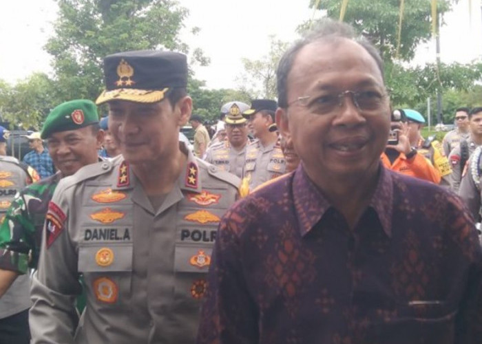 Governor Rejects Bali Tourism Slowdown Claims During Year-end Holiday
