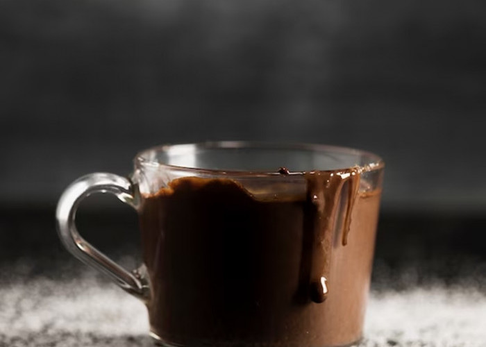 Benarkah Minum Cokelat Panas di Malam Hari Membuat Tenang dan Tidur Nyenyak?