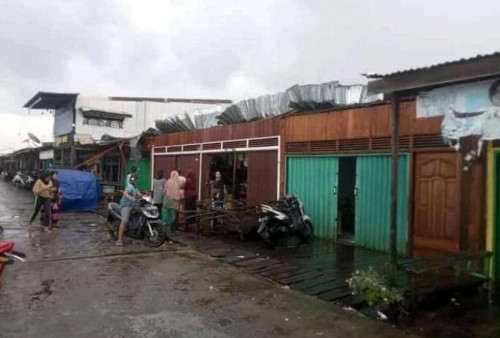 Angin Puting Beliung Rusak Bangunan Warga di 2 Kelurahan di Kecamatan Kualajambi Tanjab Timur 