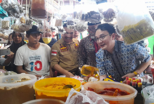 Wakil Menteri Perdagangan Jerry Sambuaga Kunjungi Pasar Aur Duri, Pastikan Harga Barang Pokok Terkendali