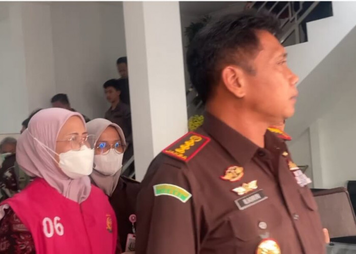 Kadisperindag Kota Jambi Ditahan Kejari Jambi 