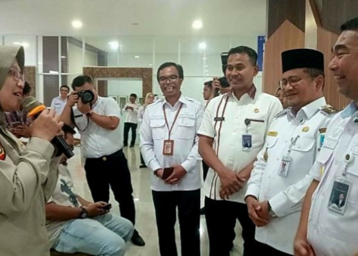 Wali Kota Jambi Maulana Tinjau Layanan E-Paspor di MPP Kota Jambi