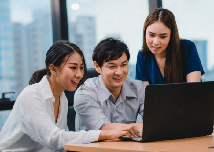 Gak Banyak Drama! Ini 5 Zodiak yang Paling Stabil dalam Karier, Konsisten Raih Prestasi 