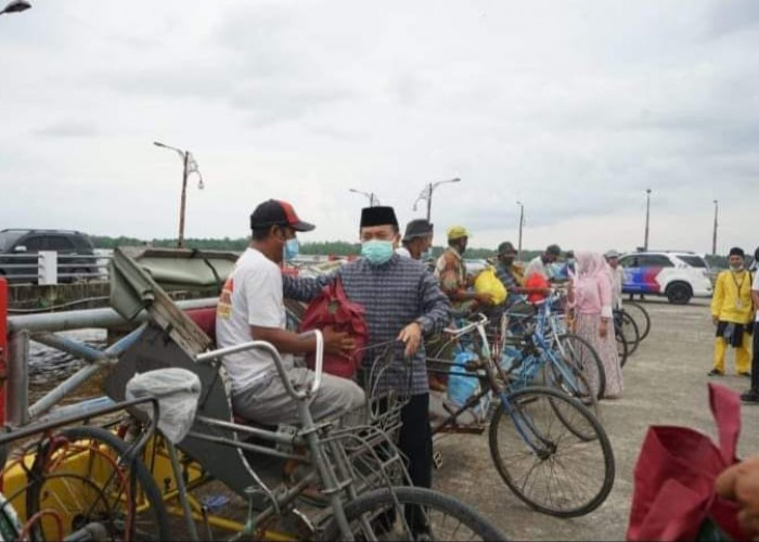 Tukang Becak di Kualatungkal Bakal Terima Bansos Uang Tunai, Ini Syaratnya