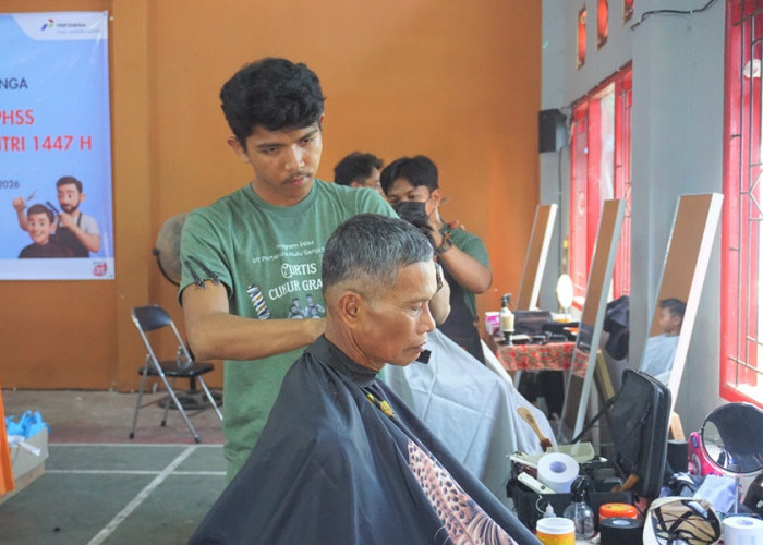 Berdayakan Warga Lokal, PEP Sangasanga Field dan PHSS Gelar Program 'CurTis: Cukur Gratis' Jelang Idulfitri 