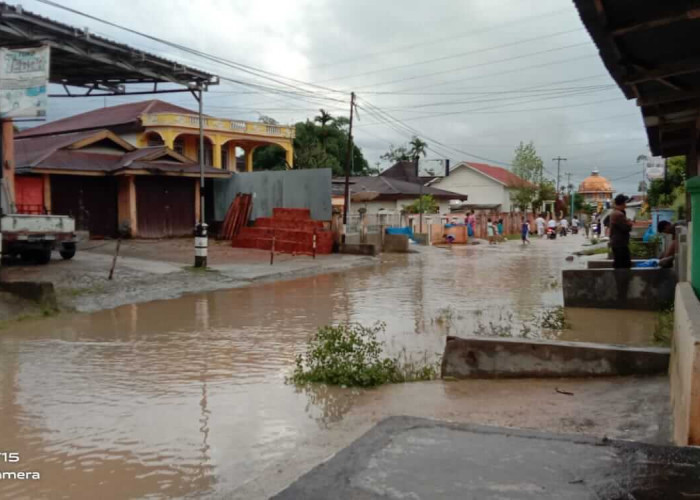 Hujan Deras, Sungai Batang Merao Meluap, Sejumlah Desa di Kerinci Terendam Banjir