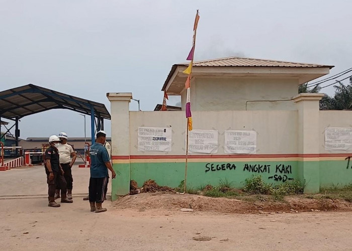 Sehari Jelang Eksekusi Lahan PT BSU, Dinding Pabrik Dicoret Orang Tak Dikenal