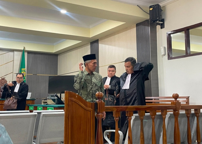 Sidang Perdana PDAM Tirta Pengabuan, 1 Terdakwa Ajukan Eksepsi Dua Terdakwa Lanjut Menghadirkan Saksi