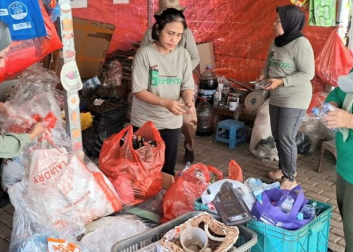 Kartini Bekasi Sulap Limbah Plastik Jadi BBM