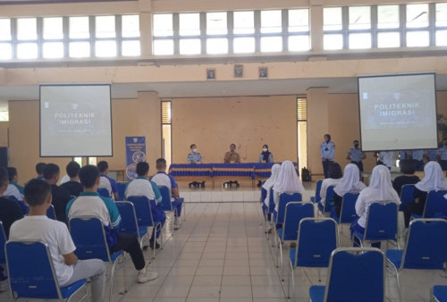 Politeknik Imigrasi Gelar Sosialisasi di SMA TT Abdurrahman Sayoeti