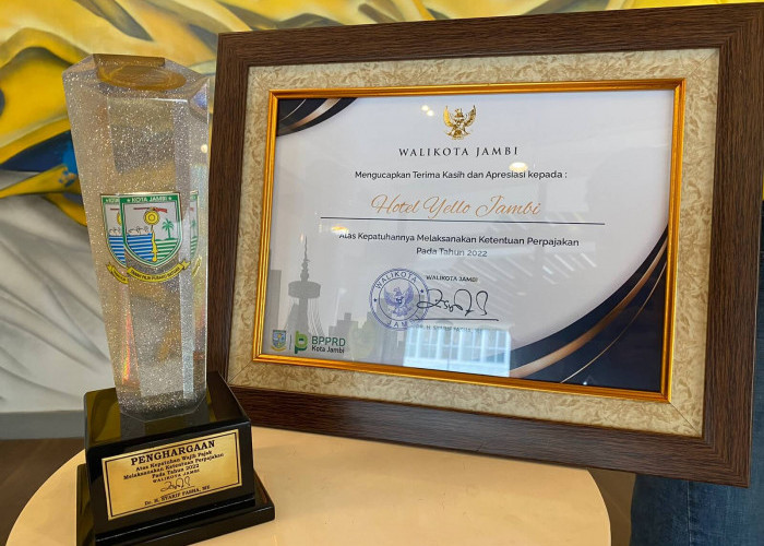 Patuh Bayar Pajak, Yello Hotel Jambi Terima Penghargaan oleh Walikota Jambi