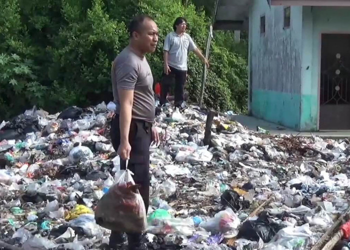 Sampah Pasar Sengeti Menumpuk, Kapolres Muaro Jambi Turun Tangan