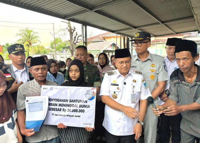 Kurang dari 24 Jam, Jasa Raharja Serahkan Santunan Korban Lakalantas Alam Barajo Bersama Wali Kota Jambi