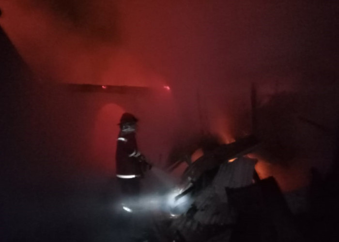 Kebakaran 3 Unit Rumah di Pasir Putih Kota Jambi, 1 Orang Tewas Terpanggang