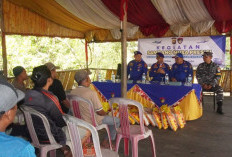 Dirpolairud Polda Jambi Turun Langsung ke Kampung Laut, Ajak Warga Jaga Keamanan Laut dan Bagikan Sembako